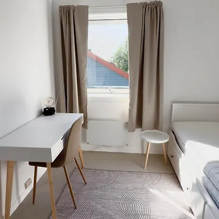 Appartement And Spacious 4-bedroom In Tromsø