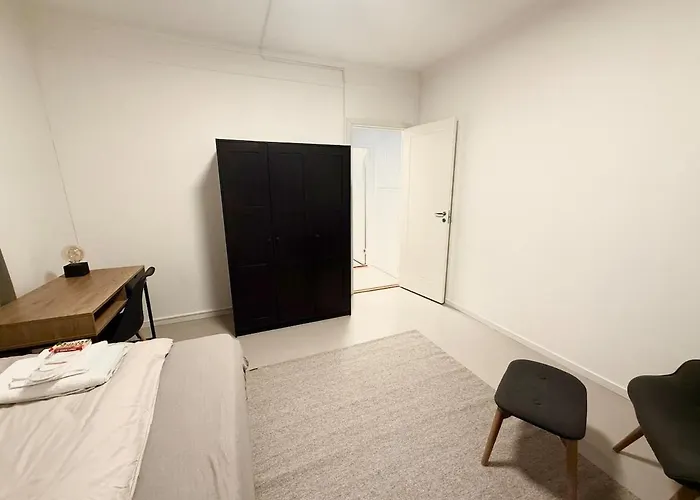 And Spacious 4-bedroom In Apartamento *