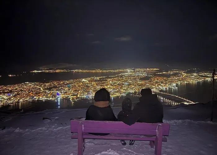 And Spacious 4-bedroom In Apartamento Tromsø